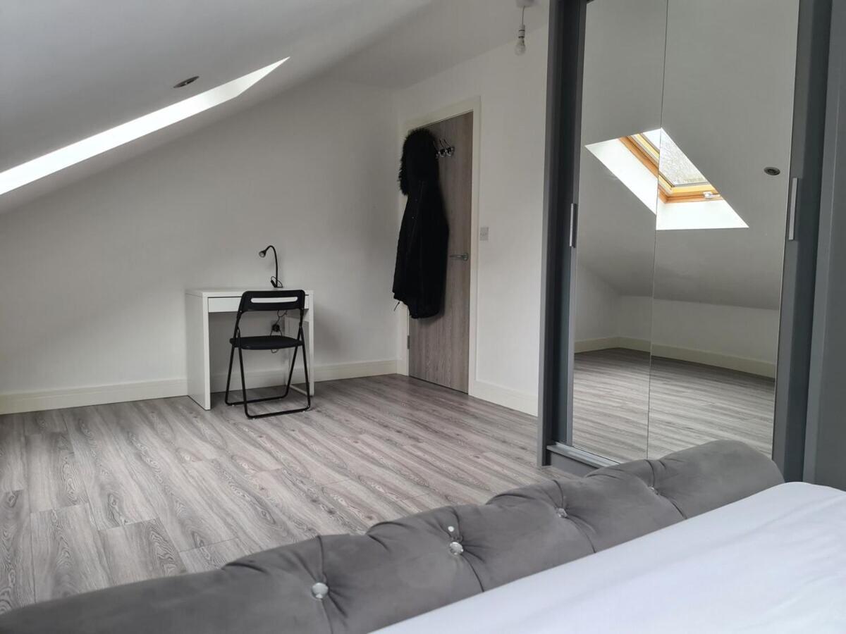 Sav Apartments - 2 Bed Cosy Flat Saffron Лестър Стая снимка