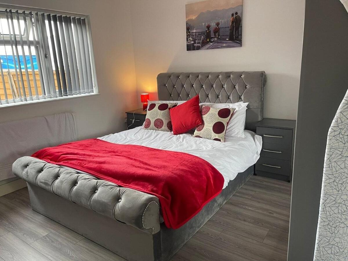 Sav Apartments - 2 Bed Cosy Flat Saffron Лестър Стая снимка